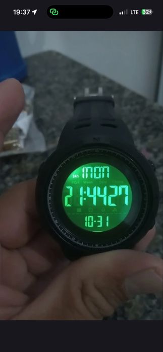 Водонепроницаемые спортивные часы