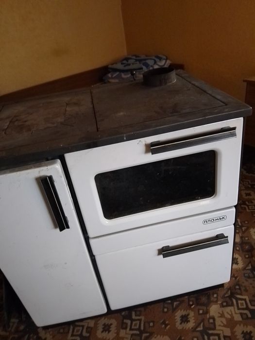 Готварска печка на дърва