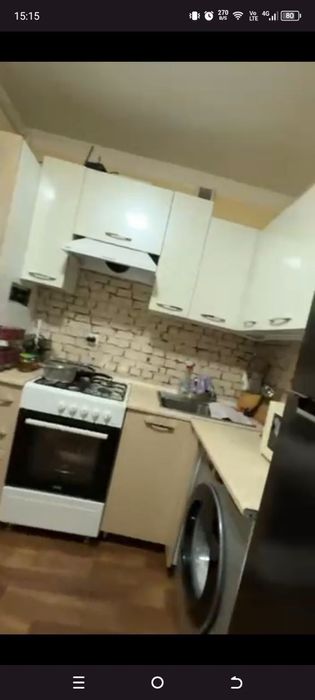 3 xonali kvartira sotiladi