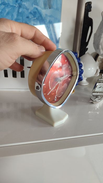 Стар часовник будилник