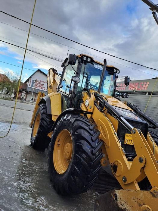 Închirieri buldoexcavator pentru demolari si basculanta
