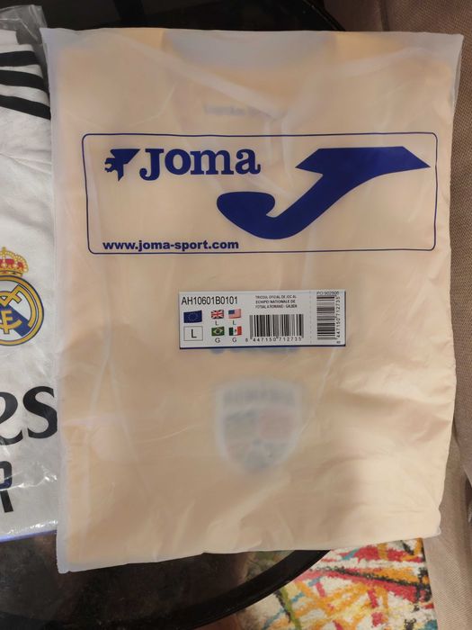 Tricou fotbal nou nout cu eticheta sigilat