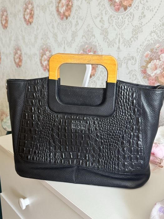 Продаю кожаную сумку