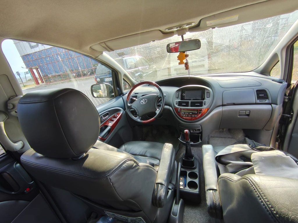 Toyota Previa 2.0 D-4D 2006 год. нов внос
