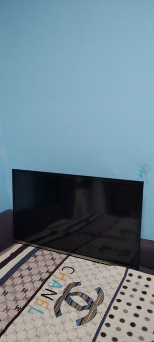 Продаю телевизор Haier можно и на запчасти