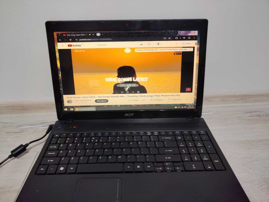 Продавам работещ лаптоп Aspire 5736Z