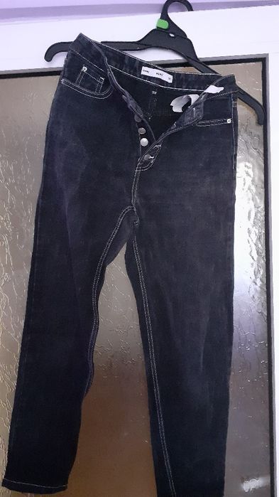 Pantaloni si fustă