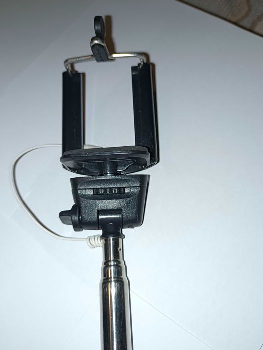 продавам селфи стик за смарт телефон