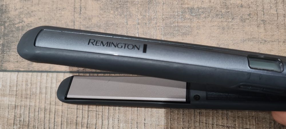 Vând placa Remington