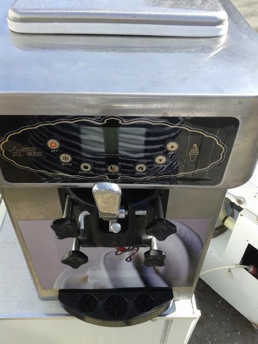 1.Сладолед машини настолни монофазни Италиянски имам 12бр. модел кат