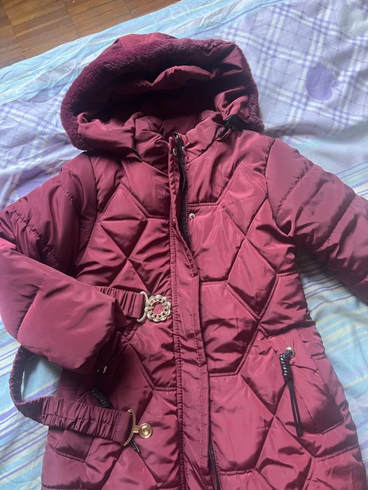 Продаеться куртка для девочки