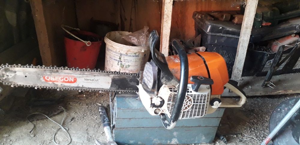Vând Stihl 461 In perfecta stare de funcționare nu trimit in tara