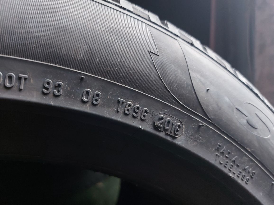 235 55 19 Pirelli DOT 2016 iarna runflat NOI