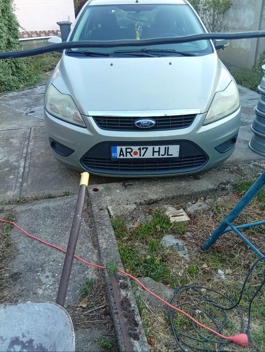 Vând Ford focus 1.4 benzina.sau schimb cu ceva diesel
