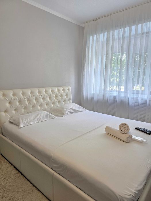 1 комнатная  центр Вип .  Kaspi Red.