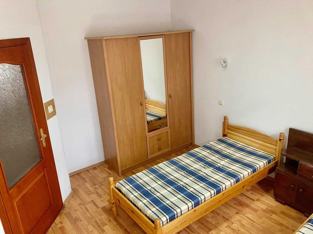 Дава се под наем Тристаен апартамент в Бургас, Център - 90 кв.м за 127.5 € - Снимка #14