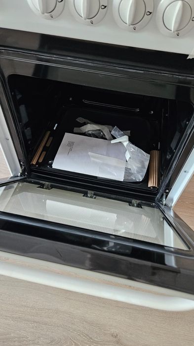 Продам новую газувую плиту.