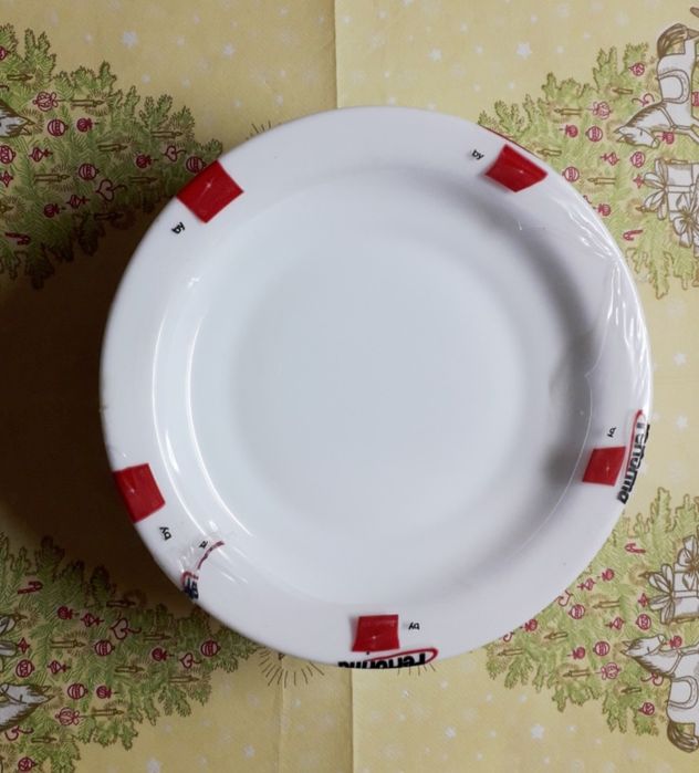 Farfurii Performa, in ambalaj original, 6 bucati