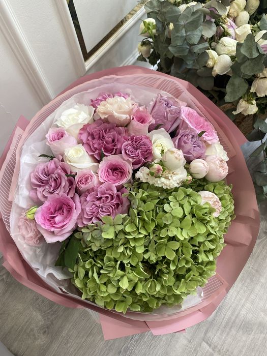 букет цветов подарили ночью на др