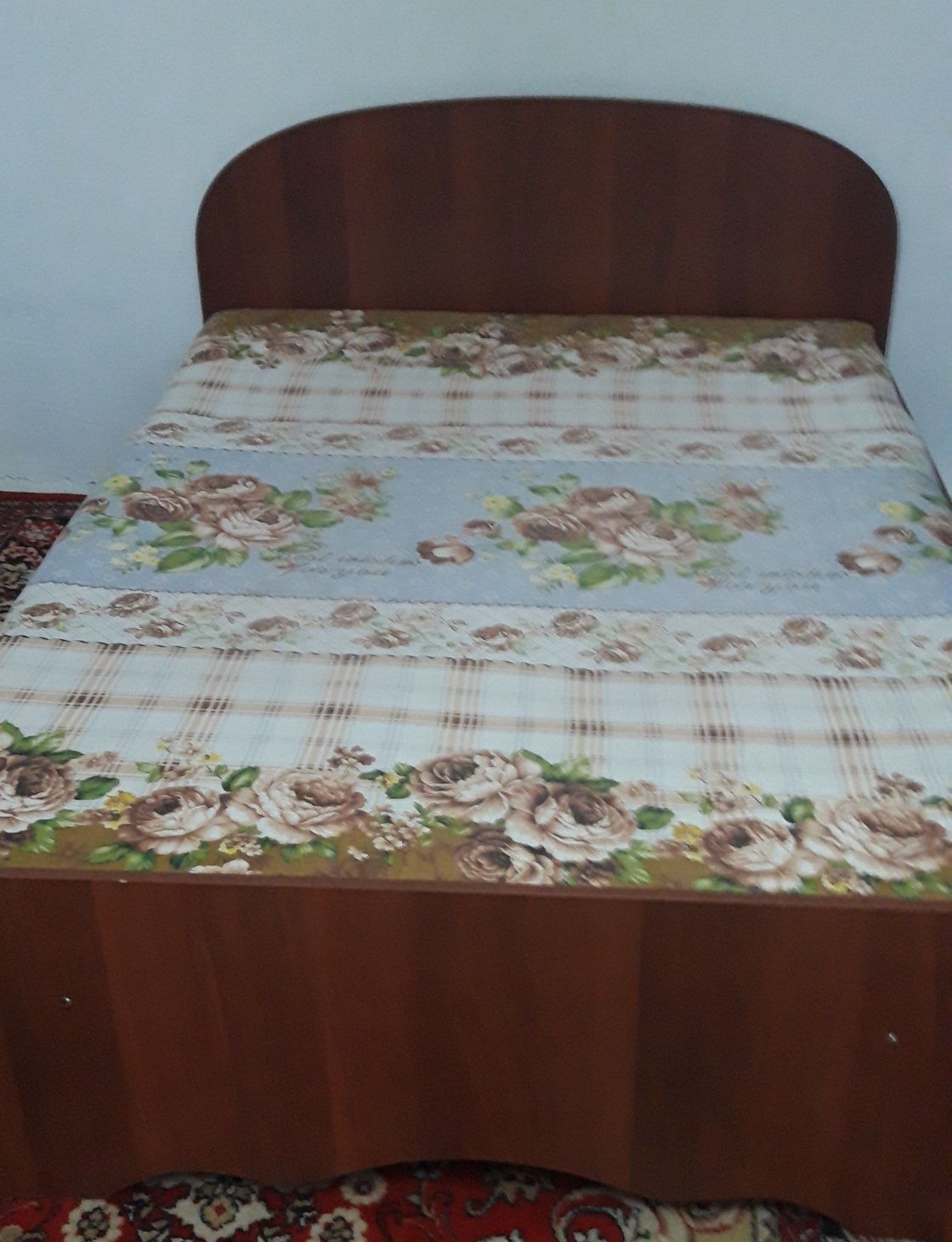 Продам двуспальную кровать