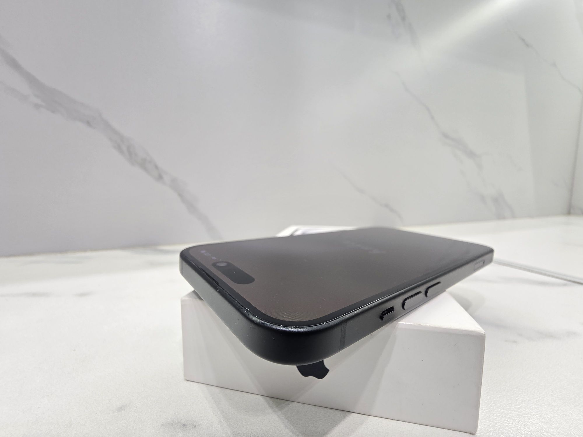 IPHONE 15 256 gb