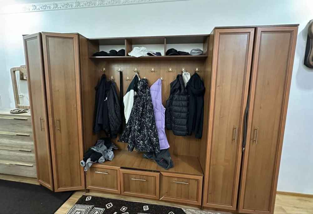 Шкаф в прихожую.