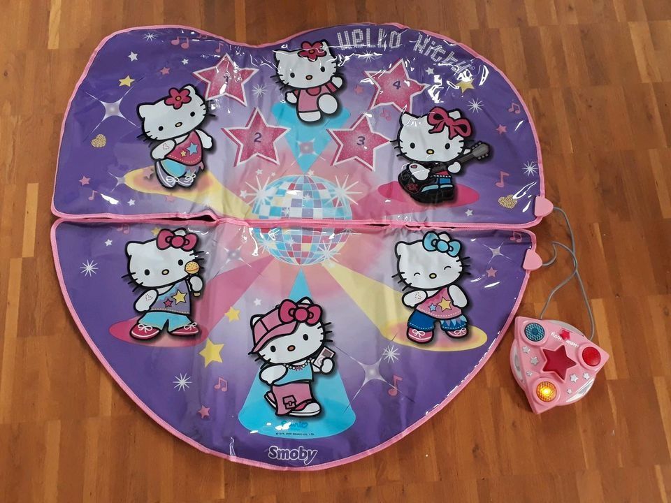 Covoraș dans Hello Kitty