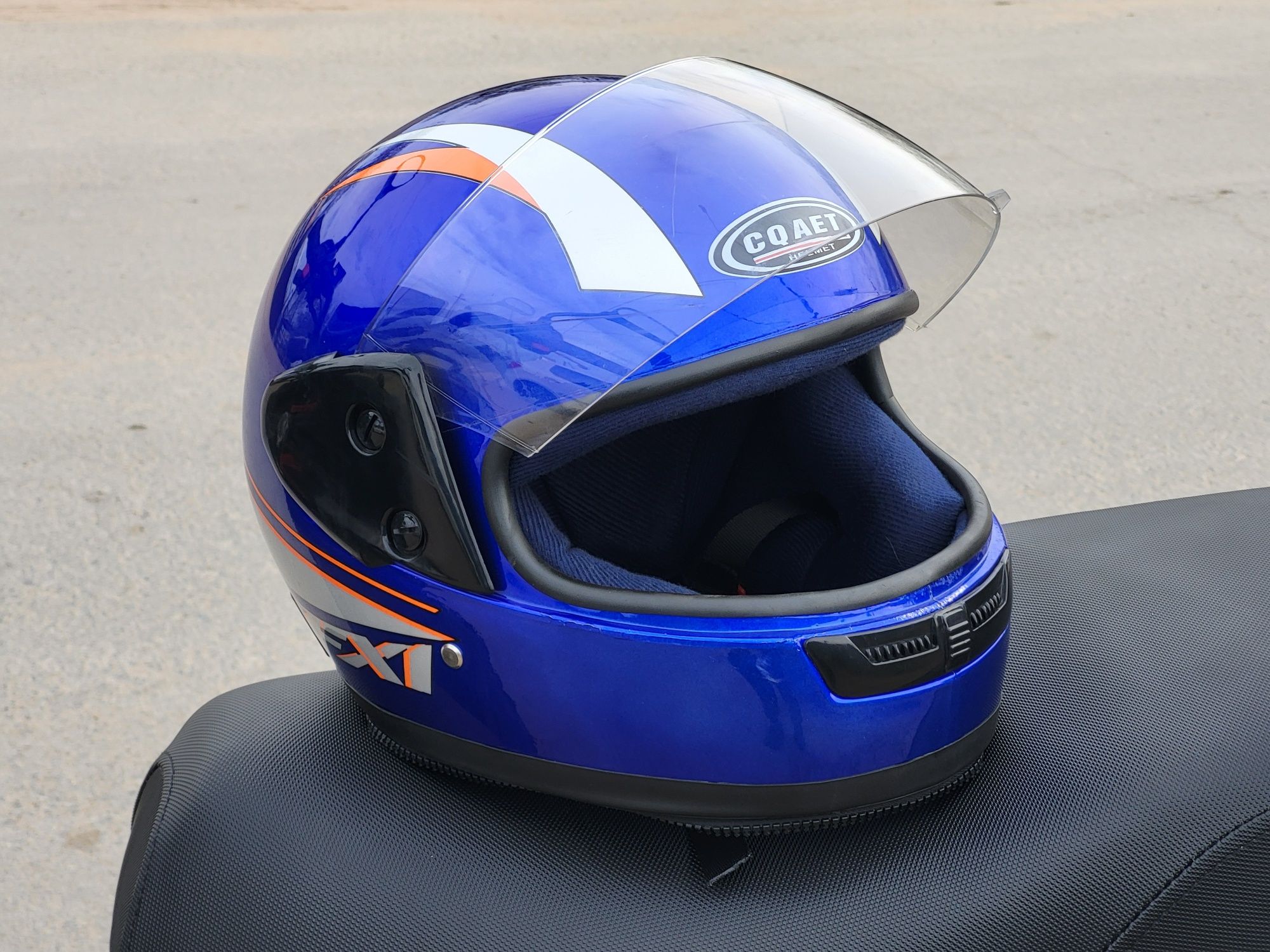 Шлем на мотоцикл