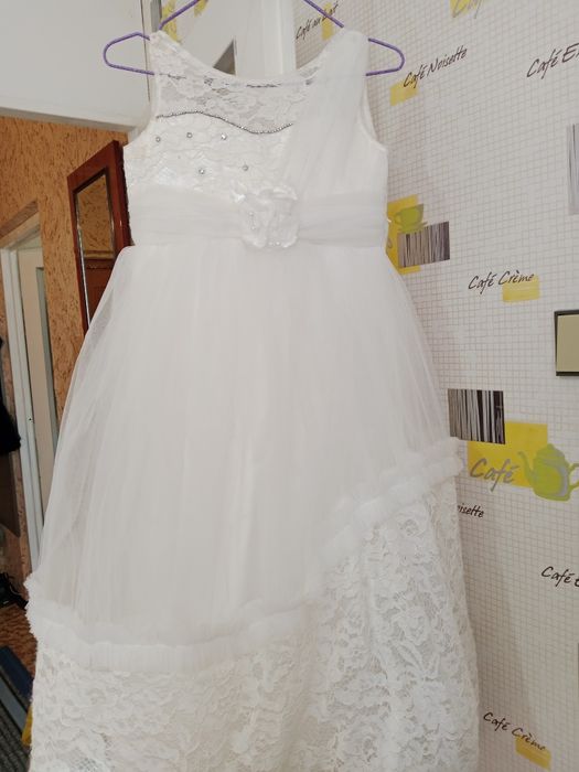 Продам платье на девочку 9-10 лет