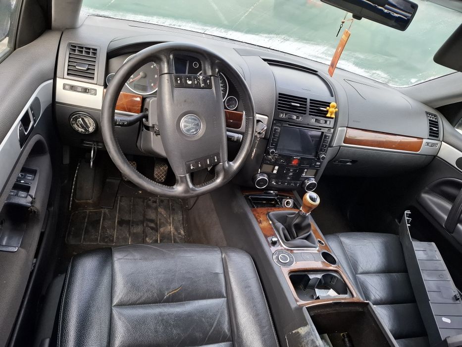 Vand capota,bara,far,usi Touareg