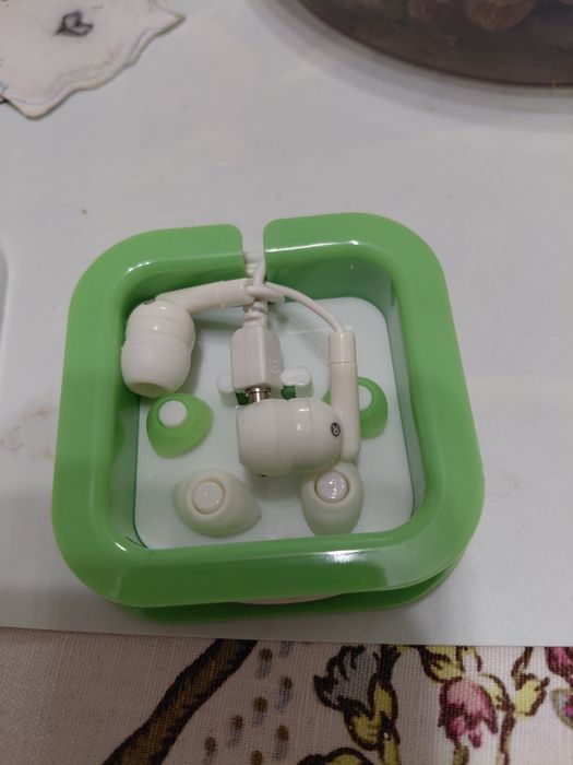 Слушалки - нови .