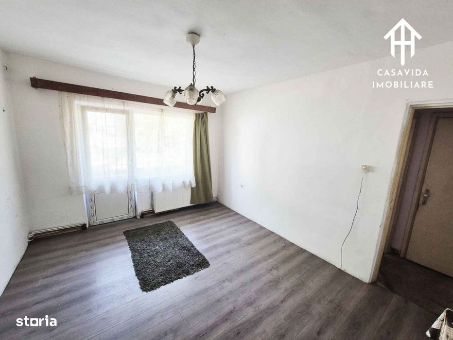Apartament cu 3 camere de vanzare – Etaj 1, zona centrala (Unic)