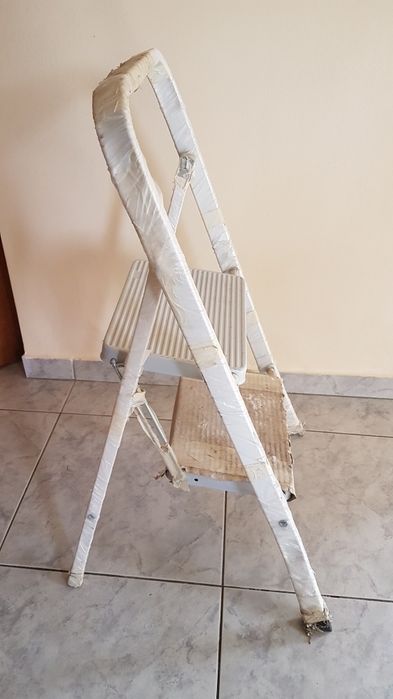 Scara pliabila trepte metalica, scaune pliabile, soba terecota