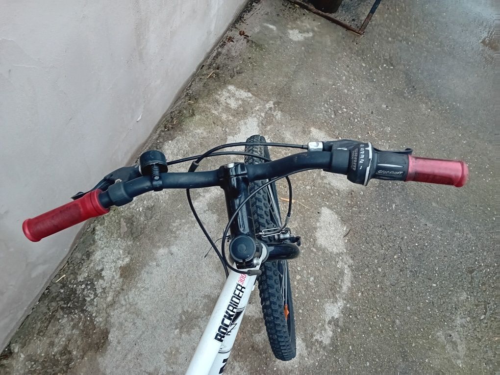 Vând bicicleta rockrider³⁰⁰ în stare bună!