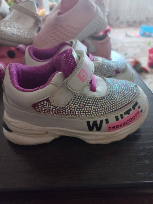 Продам обувь на девочку !