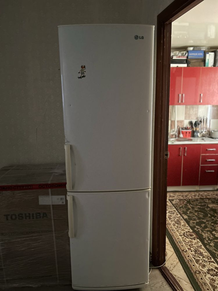 Продаю холодильник LG