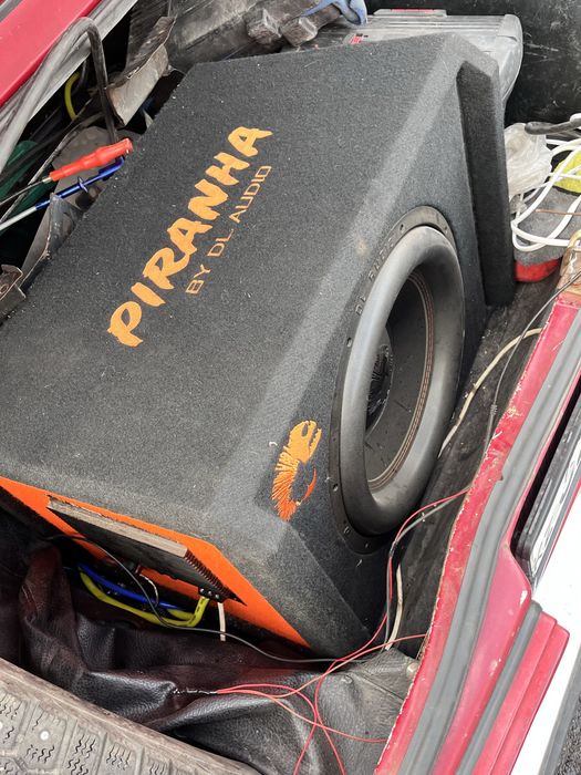 Продам PIRANHA 15A v2 сабвуфер