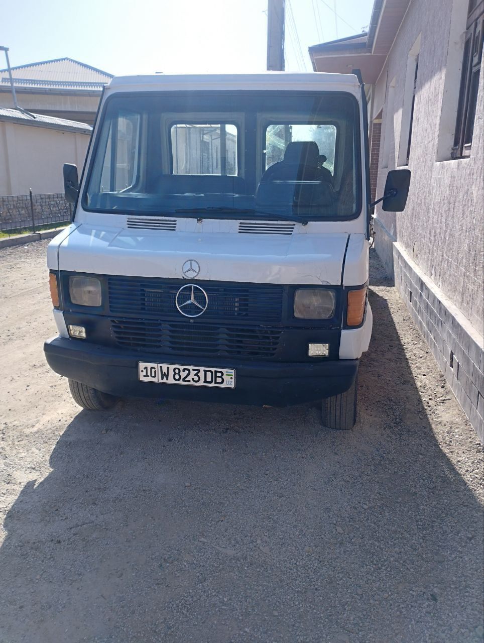 Mersedes 207 D 1988