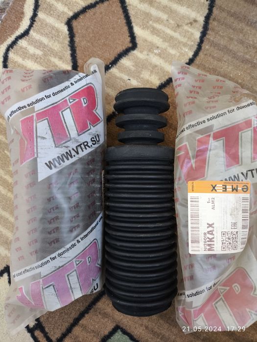 Пыльники амортизатор Ниссан цена за 2 шт