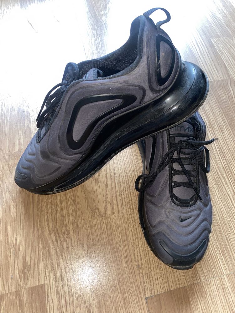 Adidasi Nike Air Max 720