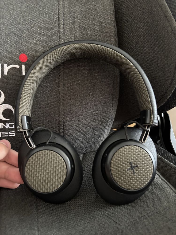 Casti SACKit TOUCHit Headphones Black:  Wireless freedom with TOUCHit