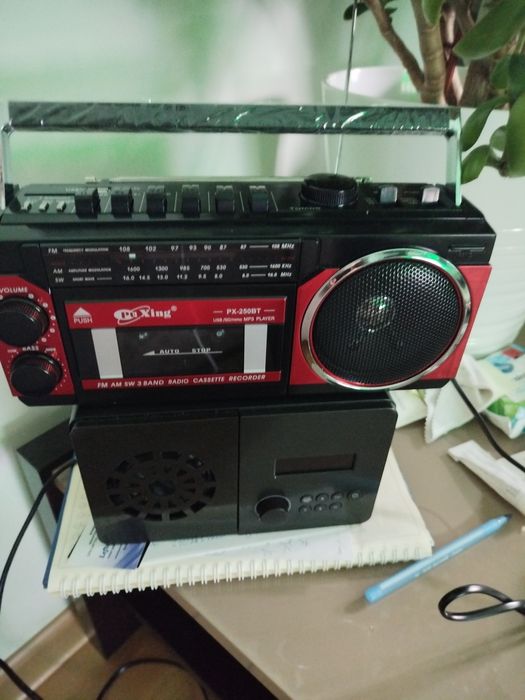 Radio casetofon NOU - in garanție și alt radio !