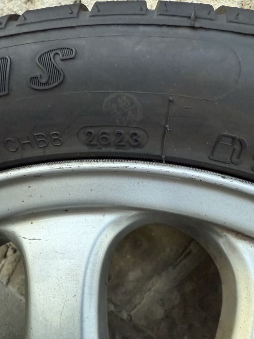 A-class 185/55/15 зимни гуми с джанти