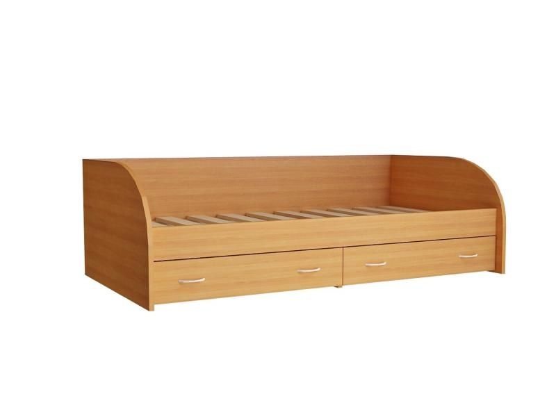 Кровать с матрасом.