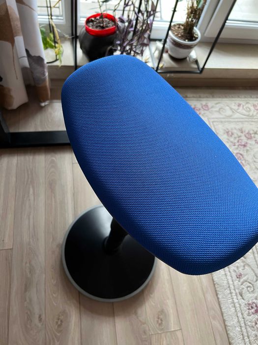 Ергономична табуретка