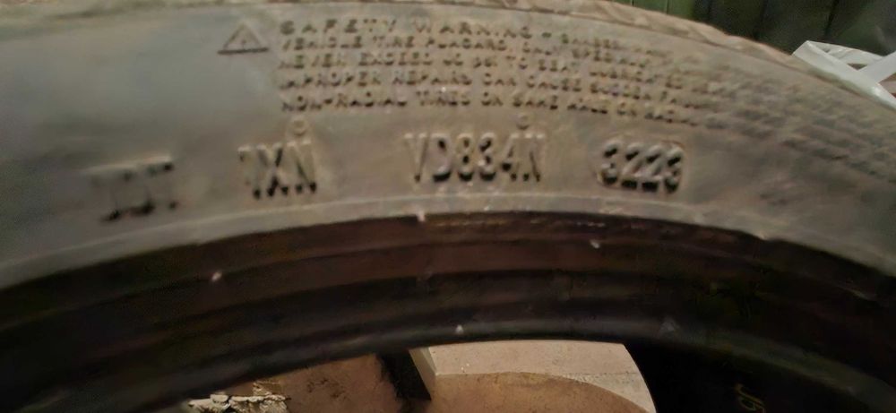 Pirelli 245 40 18 - 60лв и Nexen 225 45 17 - 50 лв.