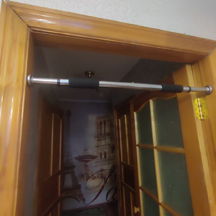 Продам крутой турник, в дверной проем, раздвижной., покупала в подарок