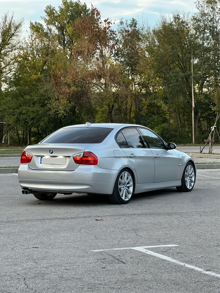 Bmw 325i.