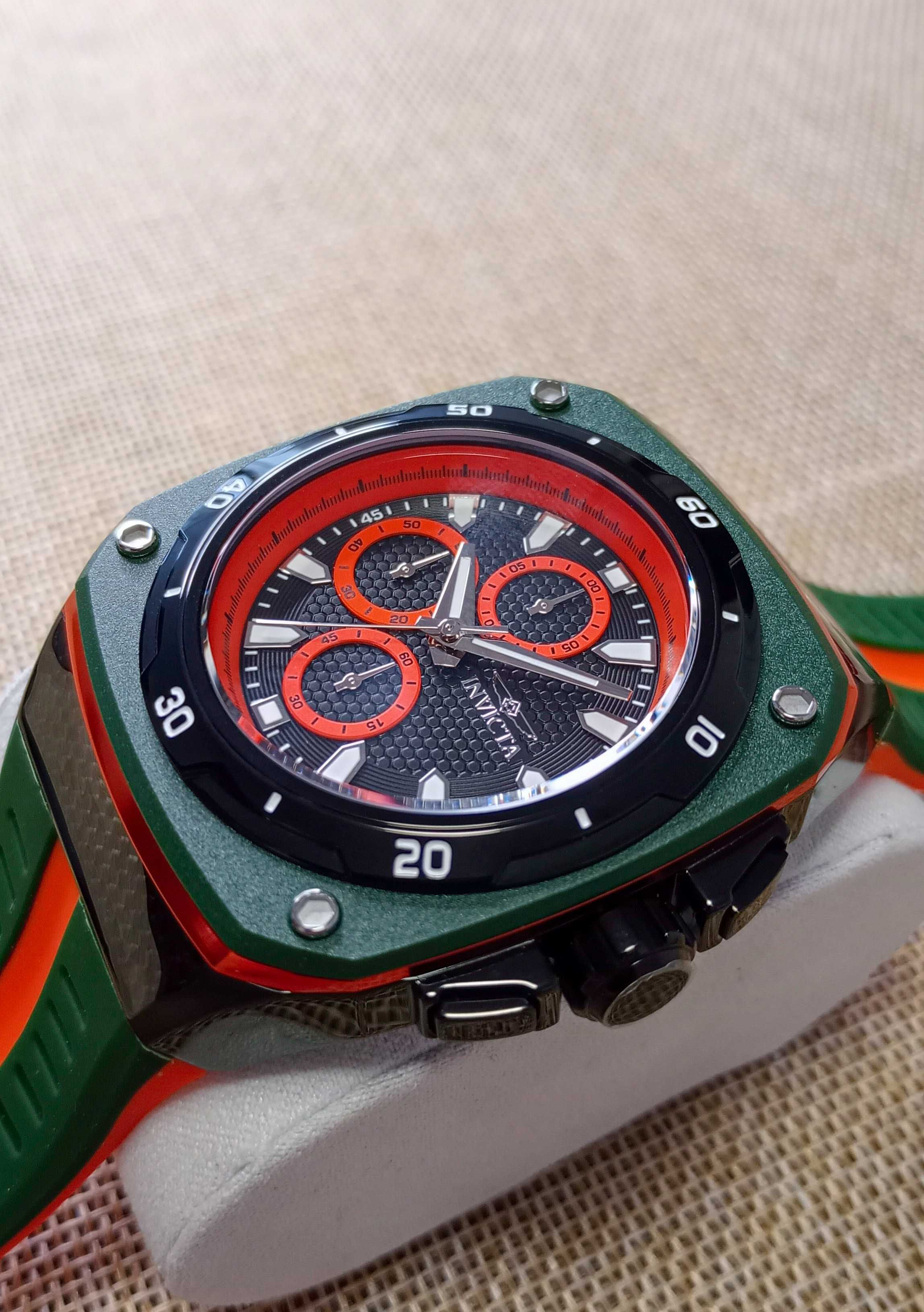 Ceas Invicta Speedway Chronograph Quartz Black Dial  46107 -Barbati