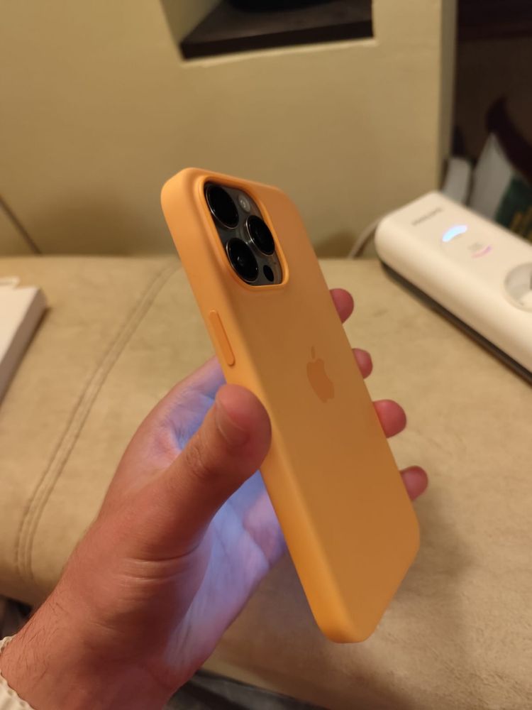 Husă Apple originală pentru iPhone 15 Pro Max